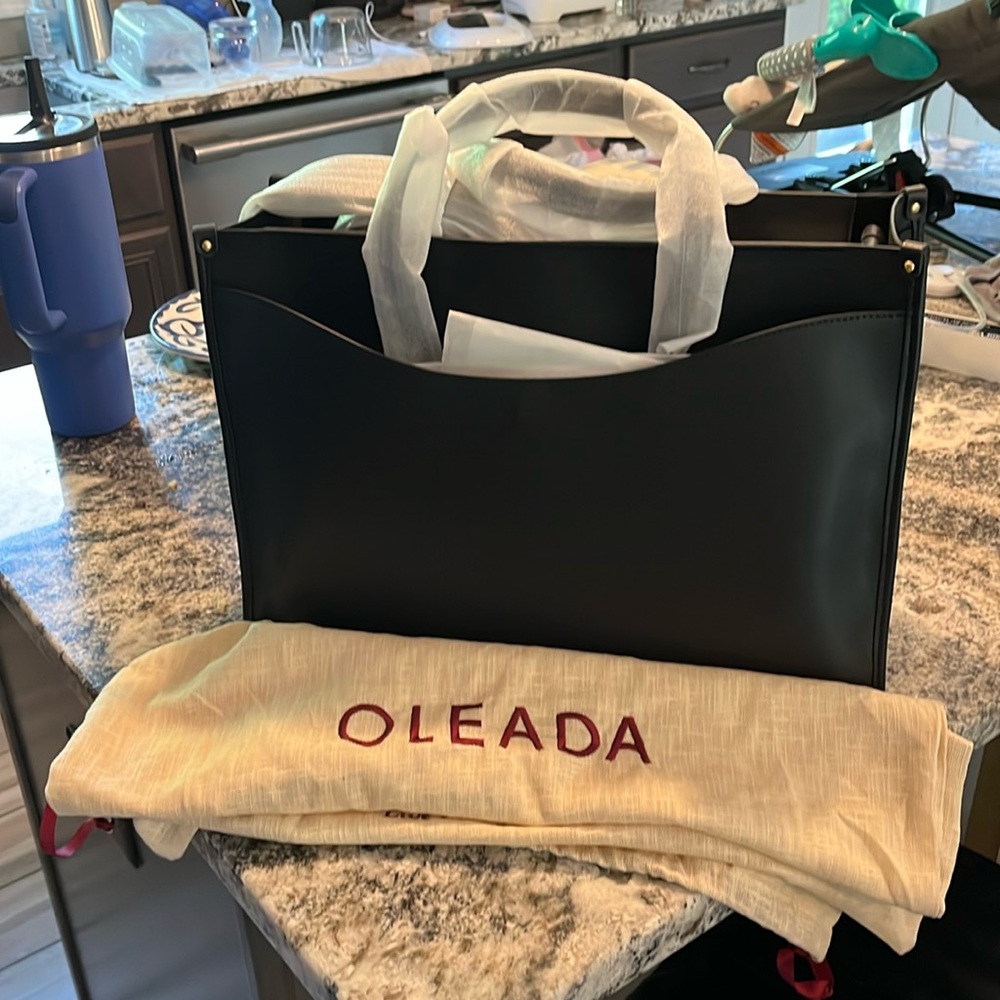 Oleada brief case